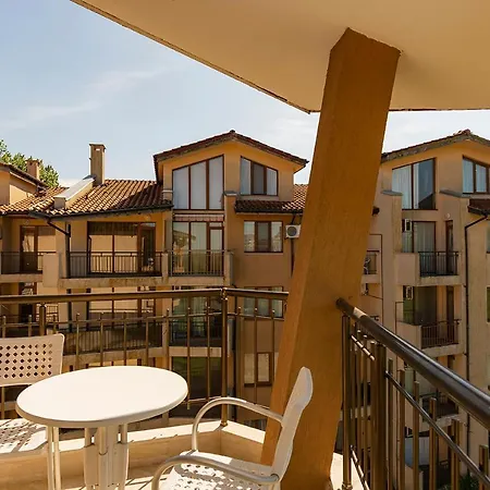 Apartment Complex Nestinarka Tsarevo