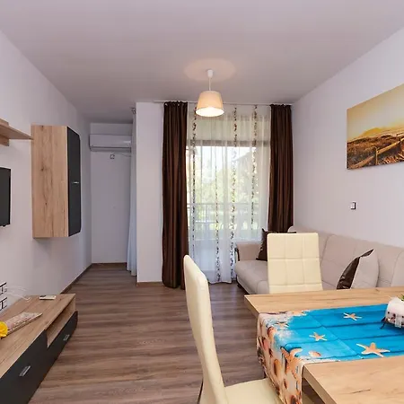 Apartment Complex Nestinarka *