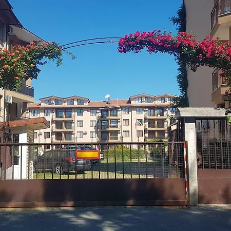 Apartment Complex Nestinarka Tsarevo